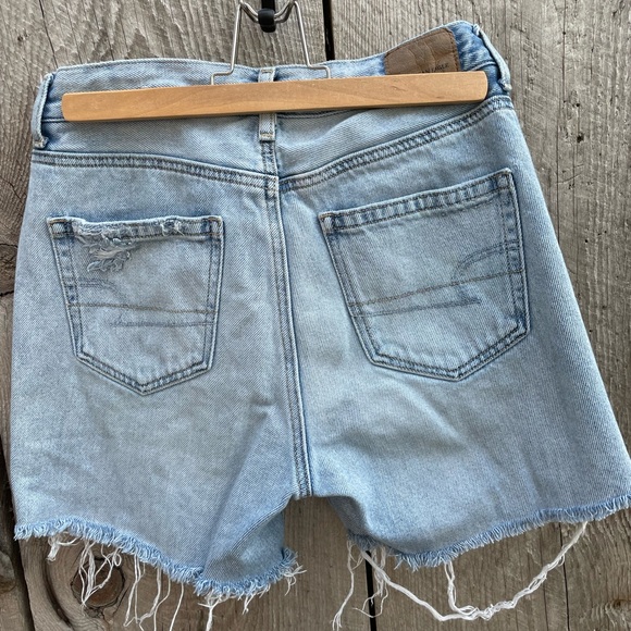 American Eagle Size 2 Shorts - Picture 2 of 3